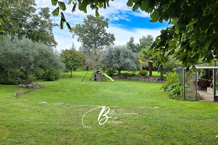 Image No.20-6 Bed House for sale