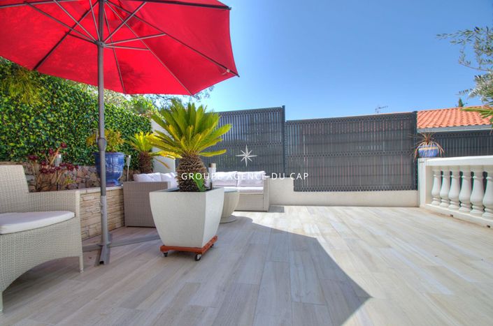 Image No.5-2 Bed House for sale