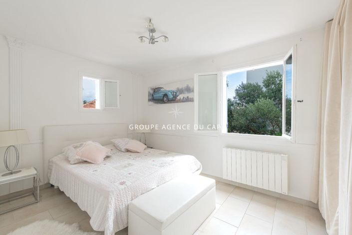 Image No.6-2 Bed House for sale