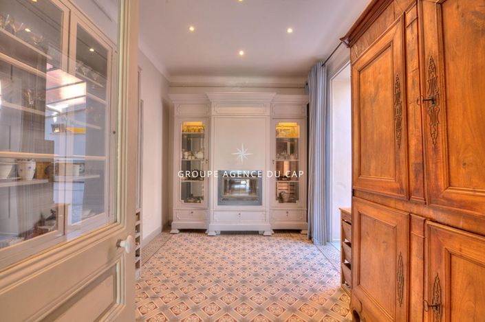 Image No.4-5 Bed House for sale