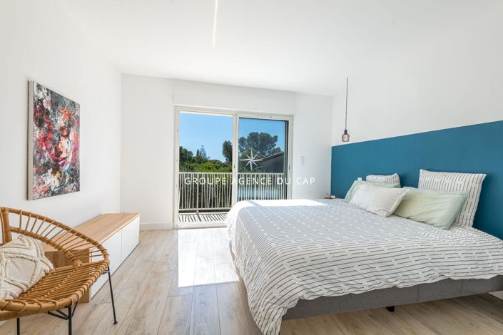 Image No.10-6 Bed House for sale