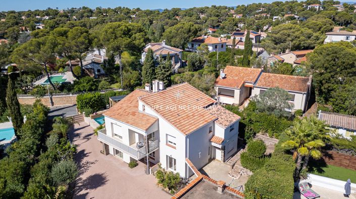 Image No.16-6 Bed House for sale