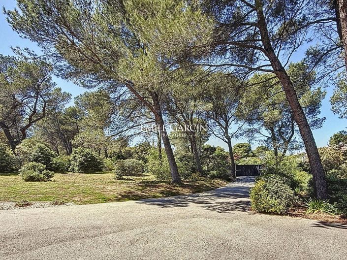 Image No.12-6 Bed House for sale