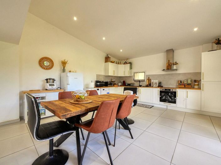 Image No.7-3 Bed House for sale