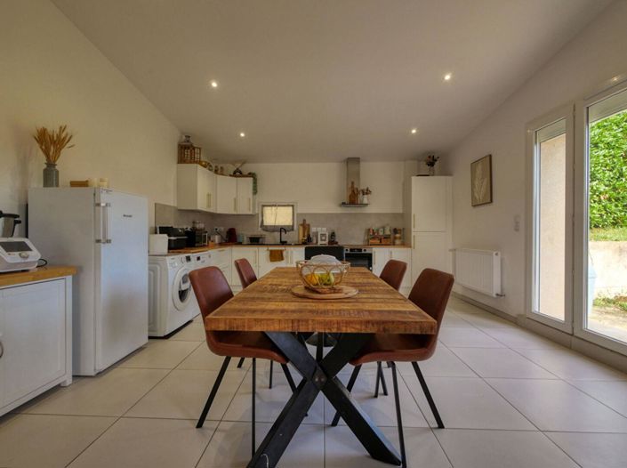 Image No.8-3 Bed House for sale