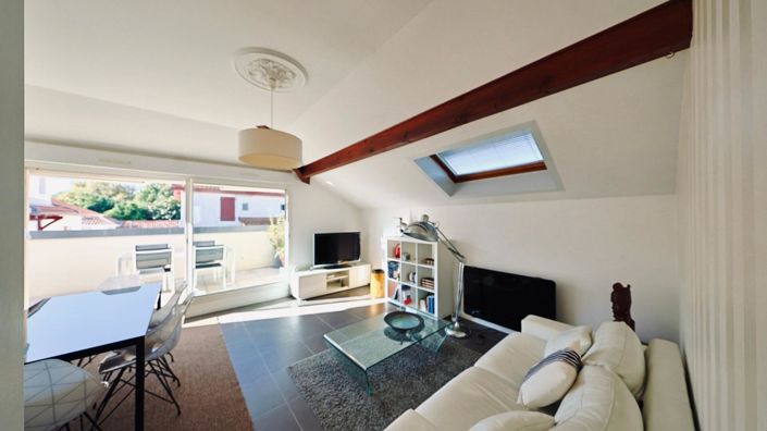 Image No.10-1 Bed Apartment for sale