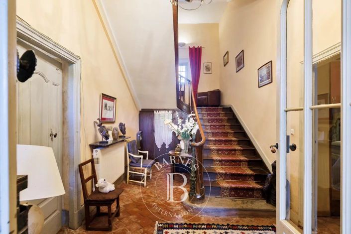 Image No.18-10 Bed House for sale