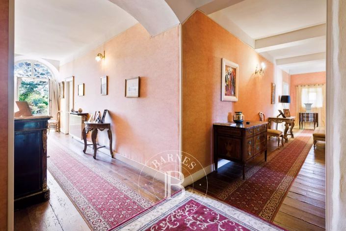 Image No.21-10 Bed House for sale