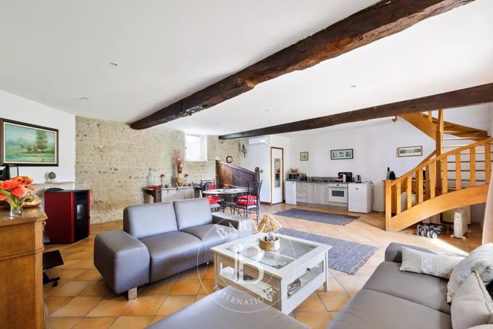 Image No.37-10 Bed House for sale