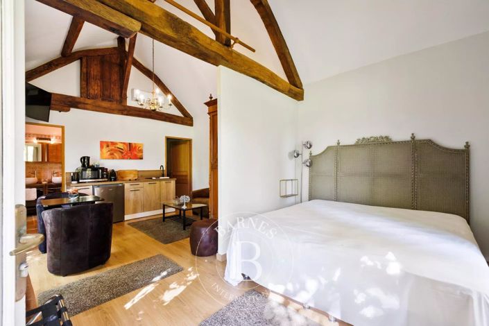 Image No.45-10 Bed House for sale