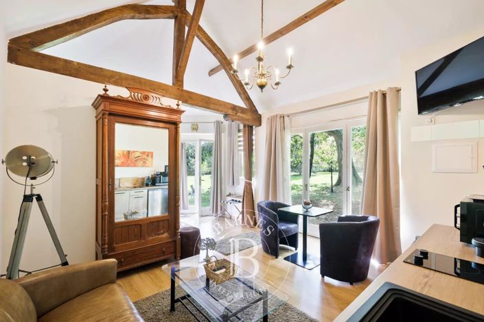 Image No.47-10 Bed House for sale