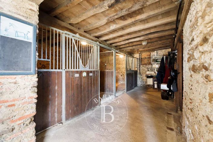 Image No.53-10 Bed House for sale