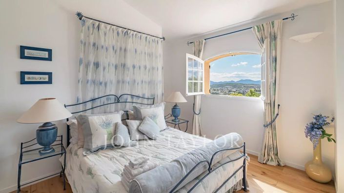 Image No.13-6 Bed House for sale