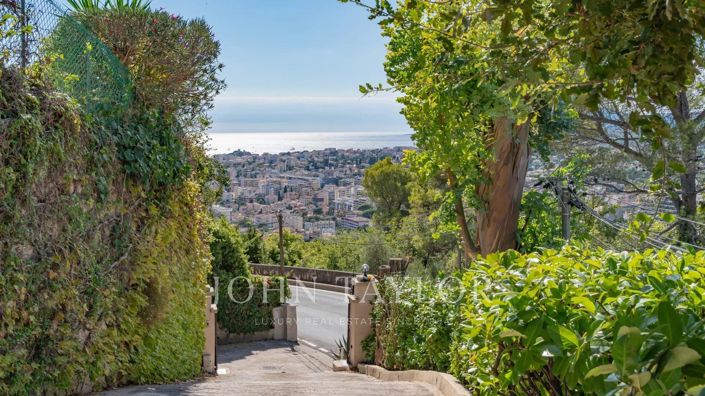 Image No.5-6 Bed House for sale