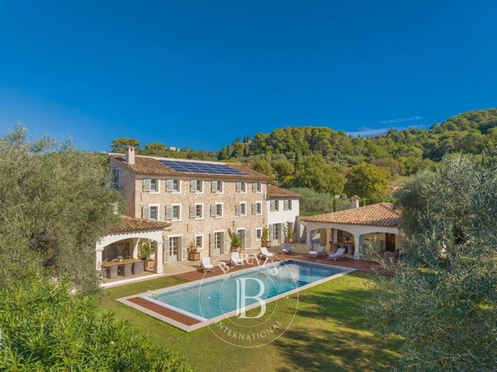 Image No.24-6 Bed House for sale