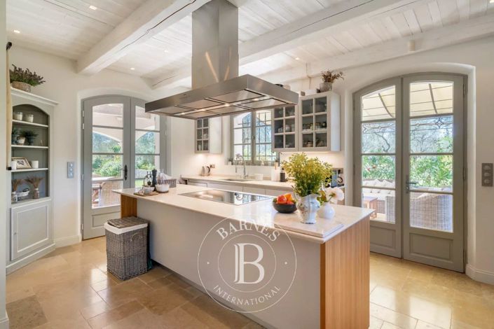 Image No.25-6 Bed House for sale