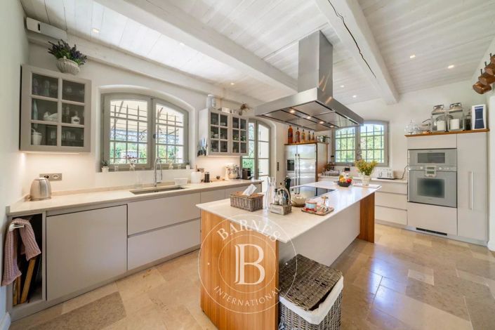 Image No.28-6 Bed House for sale