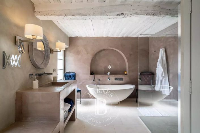 Image No.35-6 Bed House for sale