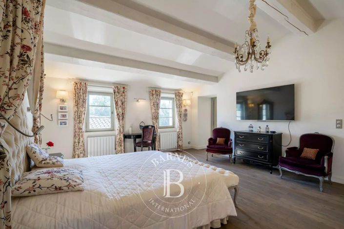 Image No.36-6 Bed House for sale