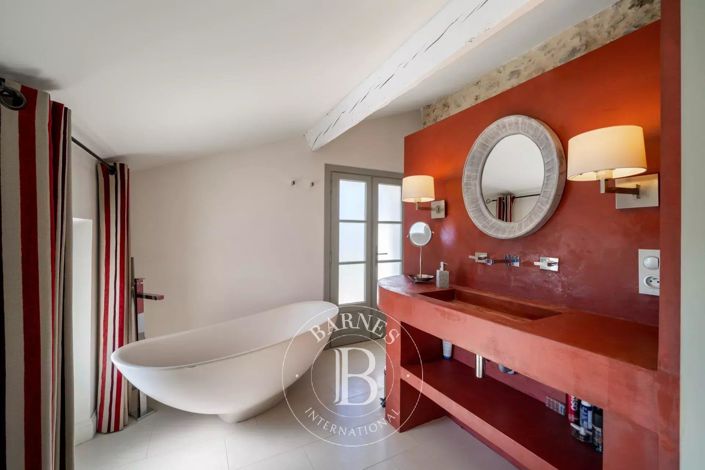 Image No.37-6 Bed House for sale