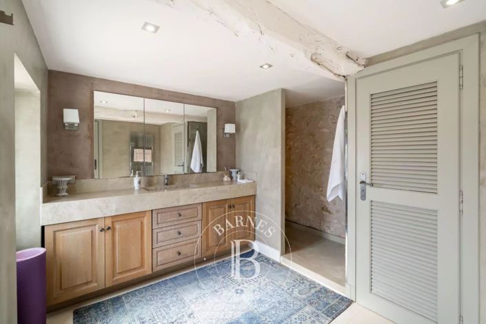 Image No.45-6 Bed House for sale