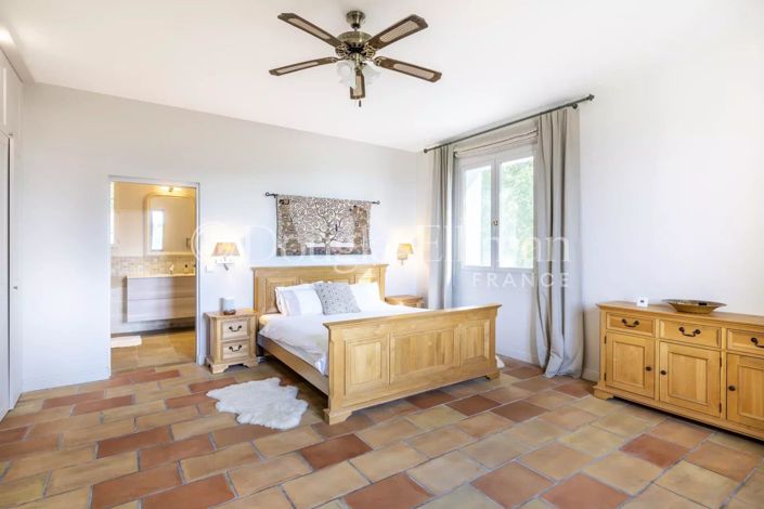 Image No.11-6 Bed House for sale