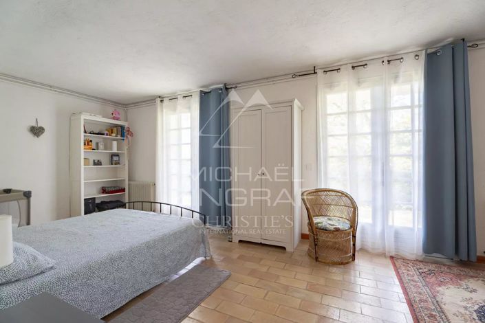 Image No.10-5 Bed House for sale