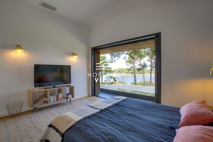 Image No.16-6 Bed House for sale