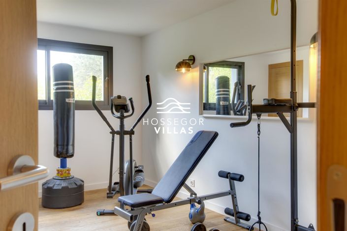 Image No.21-6 Bed House for sale