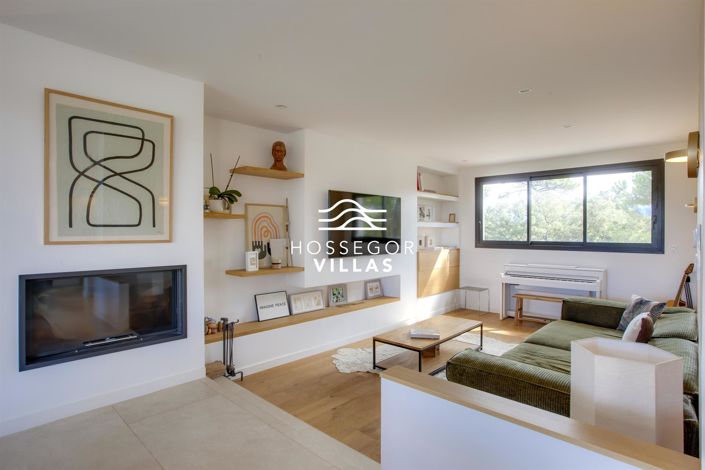 Image No.6-6 Bed House for sale