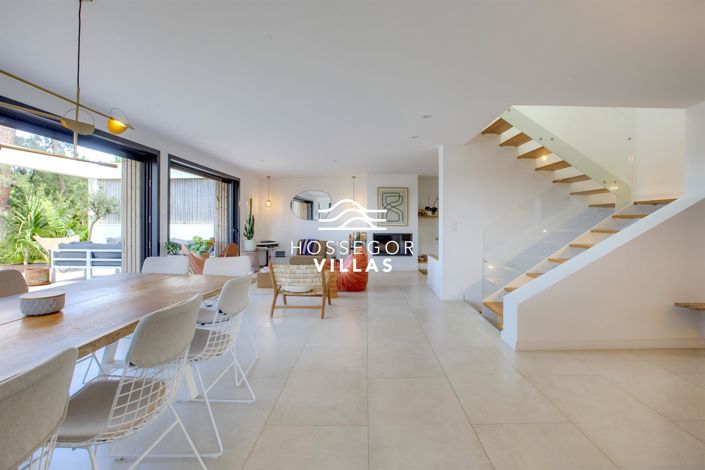 Image No.9-6 Bed House for sale