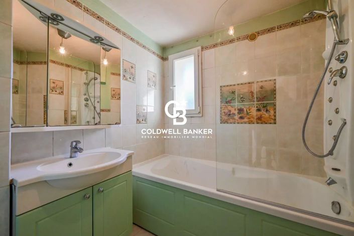 Image No.6-4 Bed House for sale