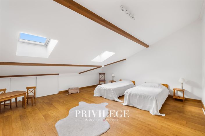 Image No.17-5 Bed Apartment for sale