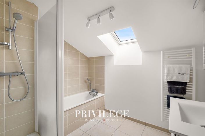 Image No.20-5 Bed Apartment for sale