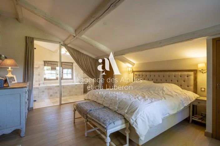 Image No.9-5 Bed House for sale