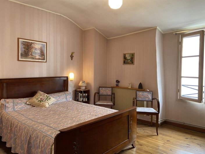 Image No.11-3 Bed House for sale