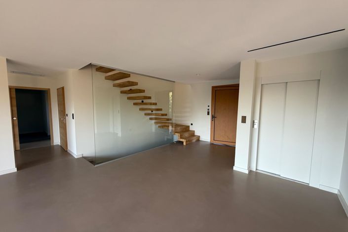 Image No.3-4 Bed House for sale