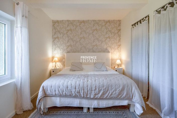 Image No.18-4 Bed House for sale