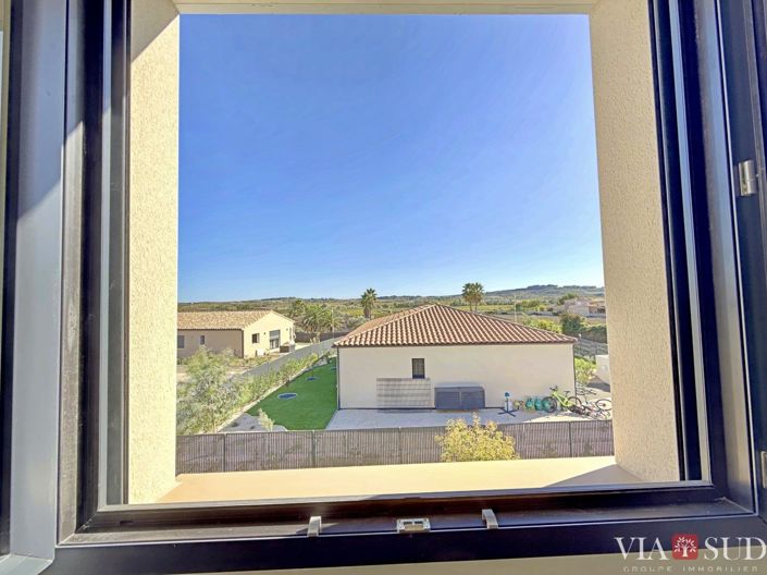 Image No.11-3 Bed House for sale