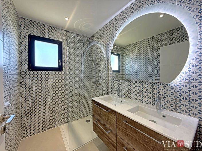 Image No.8-3 Bed House for sale