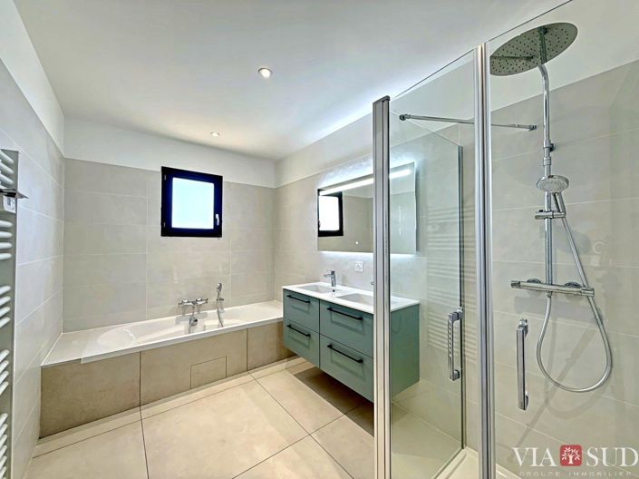 Image No.9-3 Bed House for sale