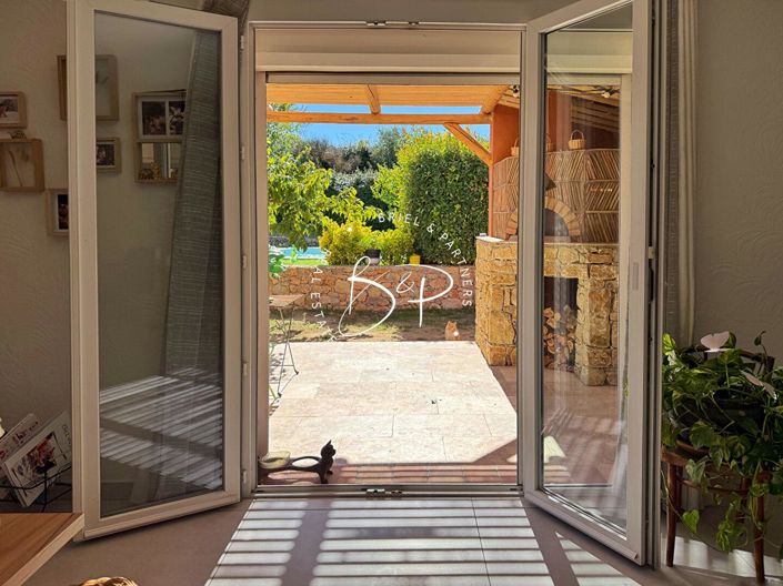 Image No.10-5 Bed House for sale