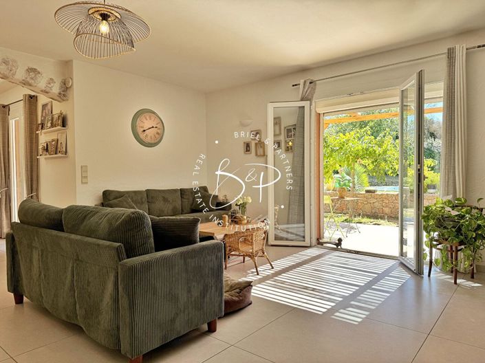 Image No.5-5 Bed House for sale