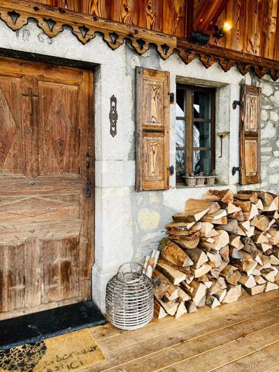 Image No.17-7 Bed Property for sale