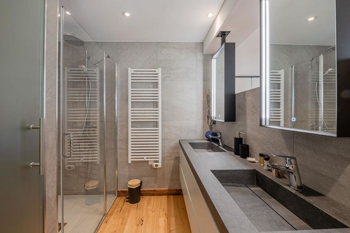 Image No.9-5 Bed House for sale