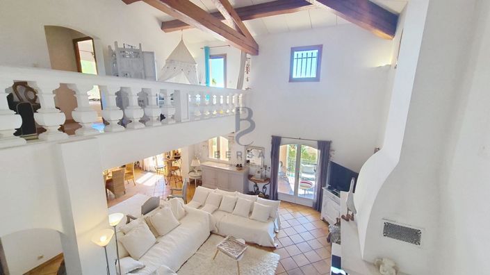 Image No.12-5 Bed House for sale