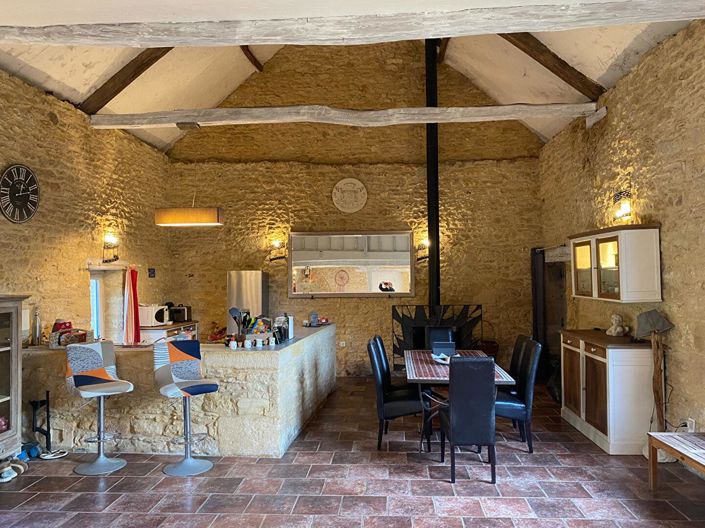 Image No.2-4 Bed House for sale