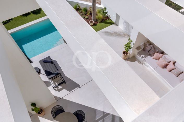 Image No.15-4 Bed House for sale