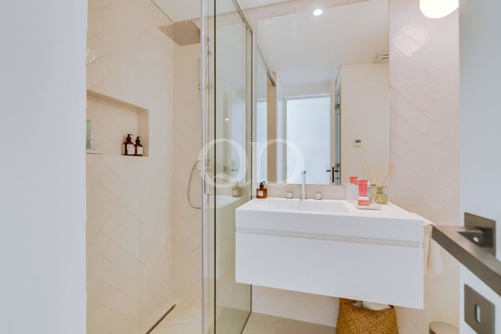 Image No.20-4 Bed House for sale