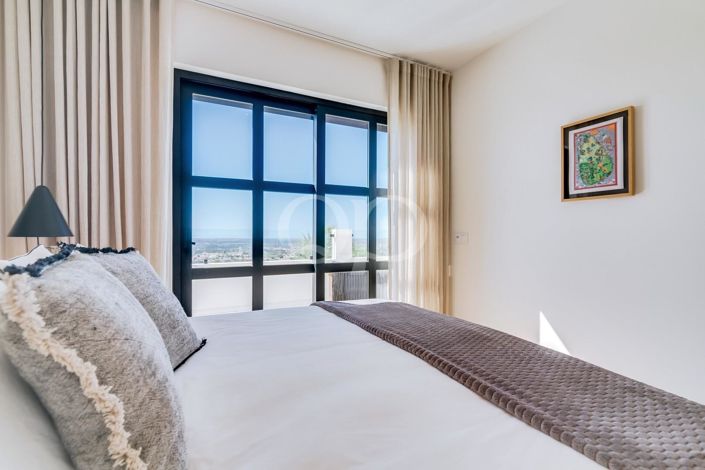 Image No.24-4 Bed House for sale